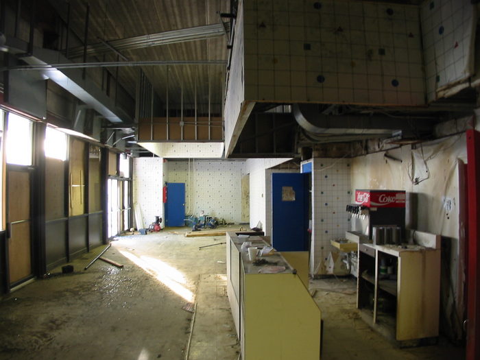 Union Lake Twin Cinemas - May 2002 Photo (newer photo)